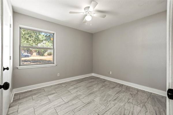 7117 Payte Ln, North Richland Hills, TX 76182-3516