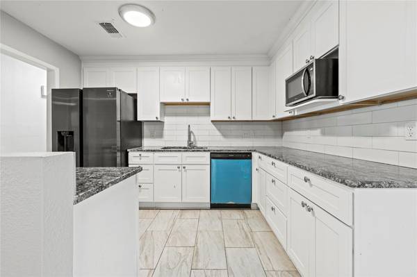 7117 Payte Ln, North Richland Hills, TX 76182-3516