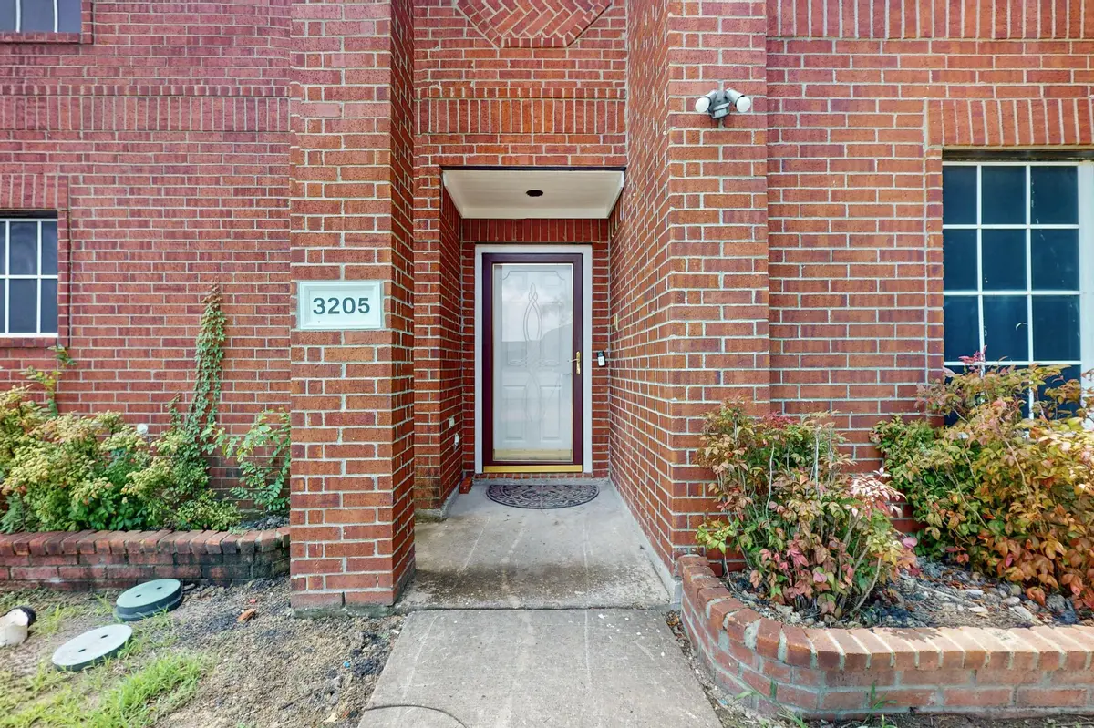 3205 Bend Oak Dr, Mesquite, TX 75181-2950