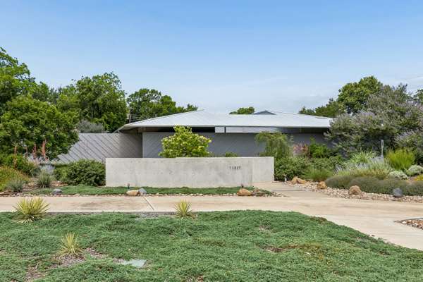 11057 Mandalay Dr, Dallas, TX 75228-2421