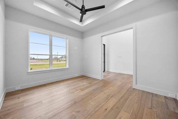133 Liv Meadow Way, Waxahachie, TX 75165