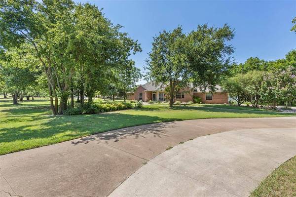 4516 Pecan Meadow Court, Fort Worth, TX 76140