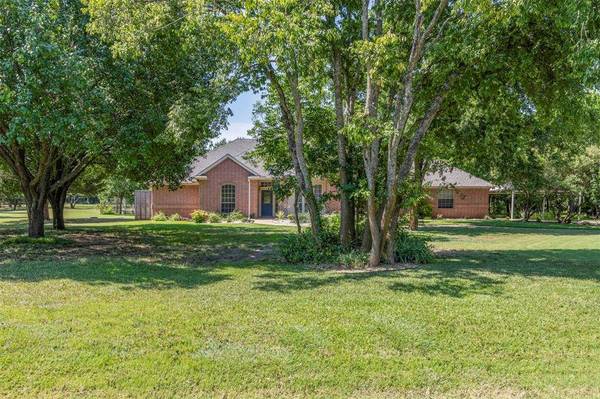 4516 Pecan Meadow Court, Fort Worth, TX 76140