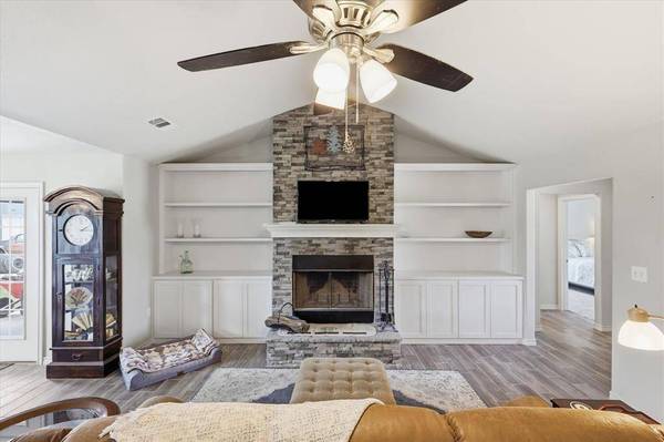 110 Highview Road, Ennis, TX 75119