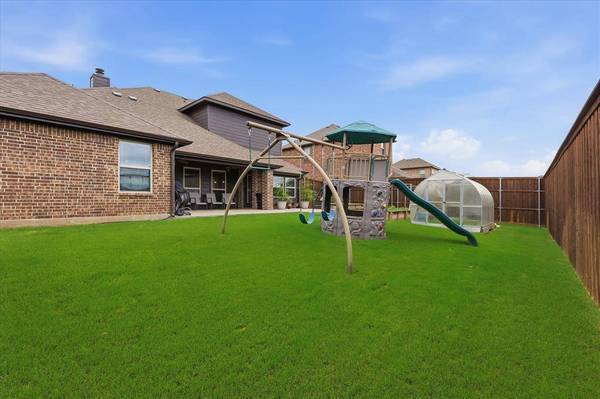 1105 Safrano Street, Midlothian, TX 76065