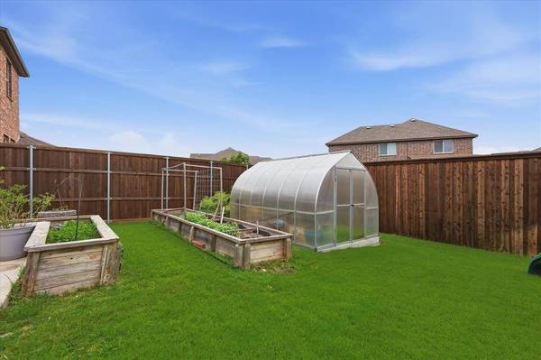 1105 Safrano Street, Midlothian, TX 76065