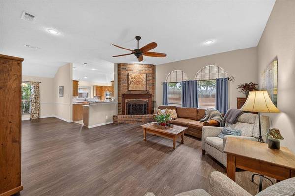 1600 Churchill Lane, Mansfield, TX 76063