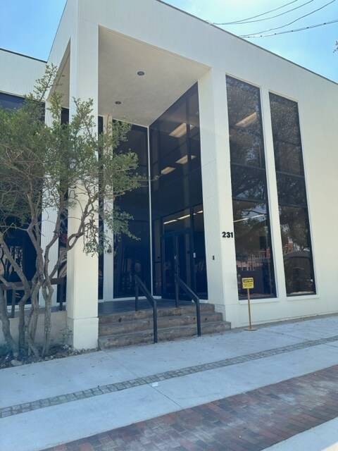 231 W Main St #103, Denison, TX 75020-3024