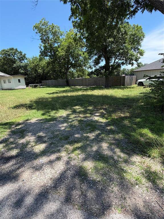 409 E Alamo Street, Terrell, TX 75160