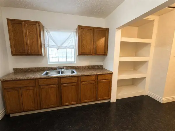 1309 S Riverside Drive, Fort Worth, TX 76104