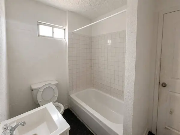 1309 S Riverside Drive, Fort Worth, TX 76104
