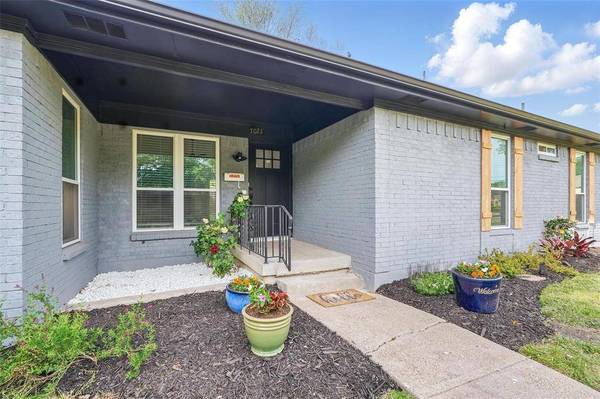 7021 Thornwood Drive, Dallas, TX 75227