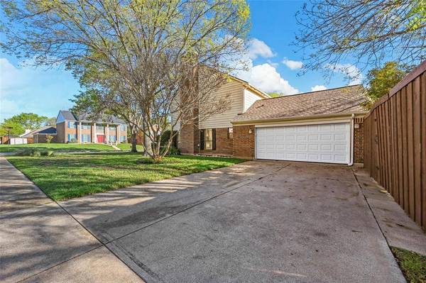 1561 Yaggi Drive, Flower Mound, TX 75028