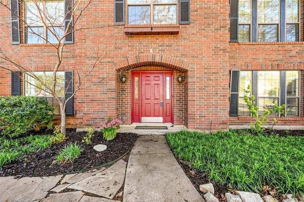 1561 Yaggi Drive, Flower Mound, TX 75028