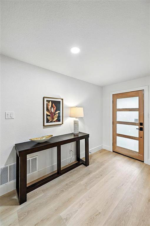 2301 Wood Cliff Court, Arlington, TX 76012