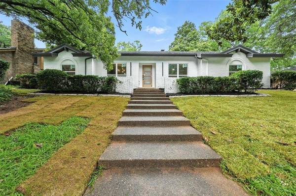 2301 Wood Cliff Court, Arlington, TX 76012