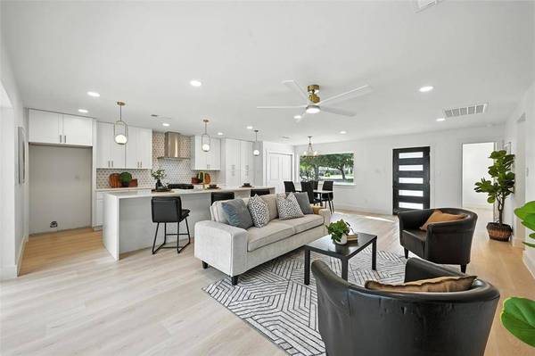 6912 Town North Drive, Dallas, TX 75231