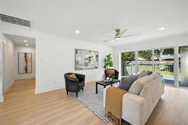 6912 Town North Drive, Dallas, TX 75231