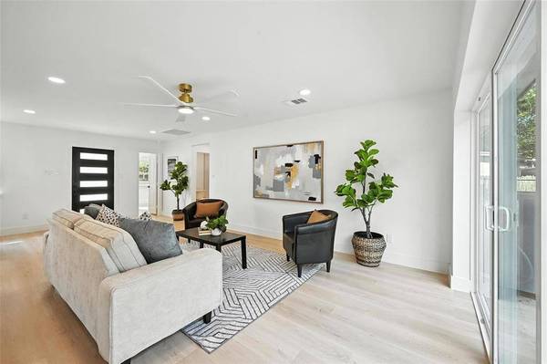 6912 Town North Drive, Dallas, TX 75231