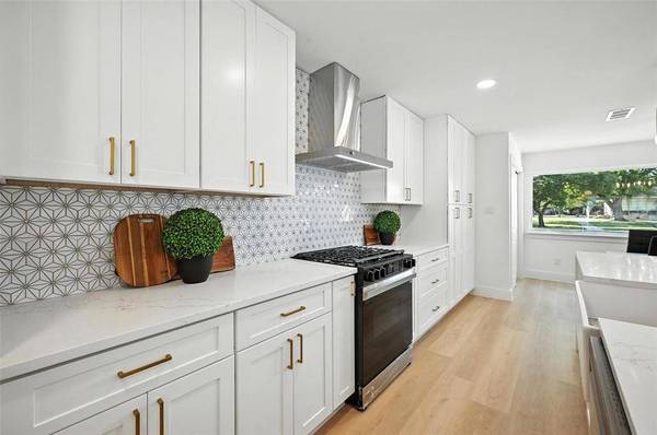 6912 Town North Drive, Dallas, TX 75231