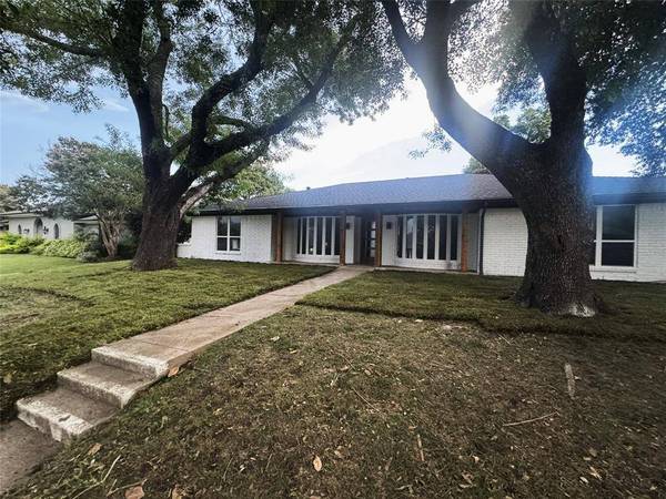 2368 Claridge Circle, Plano, TX 75075