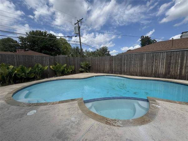 5209 Elkridge Drive, Dallas, TX 75227