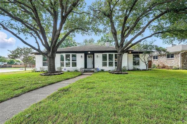 4303 Blackheath Road, Dallas, TX 75227