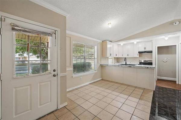 5605 Santa Fe Trail, Haltom City, TX 76148