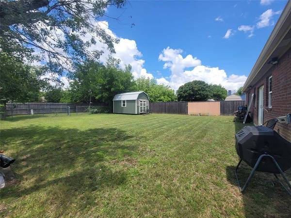 5605 Santa Fe Trail, Haltom City, TX 76148