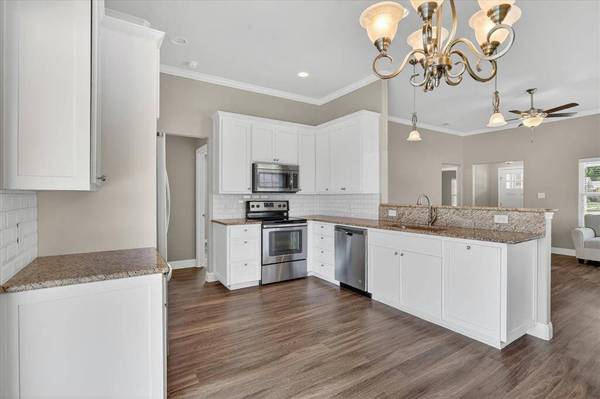 505 Heritage Trail, Burleson, TX 76028