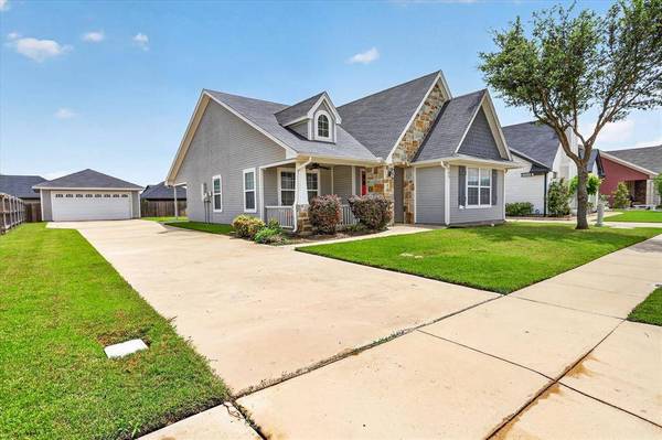 505 Heritage Trail, Burleson, TX 76028