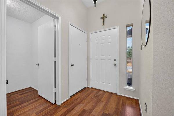 9929 Long Rifle Drive, Fort Worth, TX 76108
