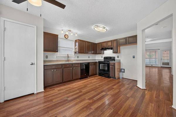 9929 Long Rifle Drive, Fort Worth, TX 76108