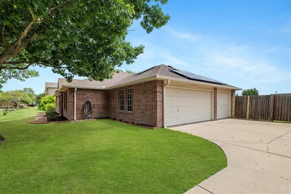 1036 Ridgetop Drive, Justin, TX 76247