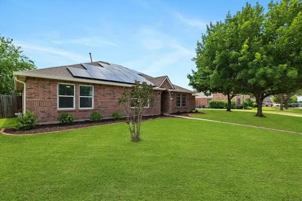 1036 Ridgetop Drive, Justin, TX 76247