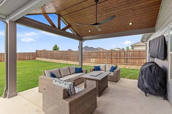 10513 Big Lagoon Drive, Fort Worth, TX 76179