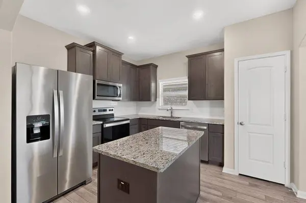 504 Cross Ridge Circle N, Fort Worth, TX 76120