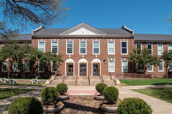 What Are the Best School Districts Near Dallas?