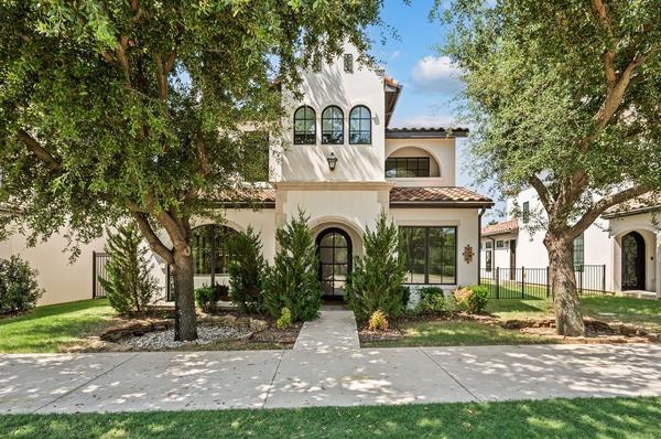 Living in Flower Mound, TX: The Honest Pros and Cons of the Lake Town That Grew Up Careful