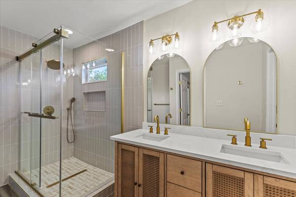 2027 Sancerre Ln, Carrollton, TX 75007-2212