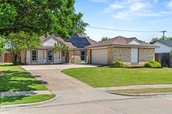 2027 Sancerre Ln, Carrollton, TX 75007-2212
