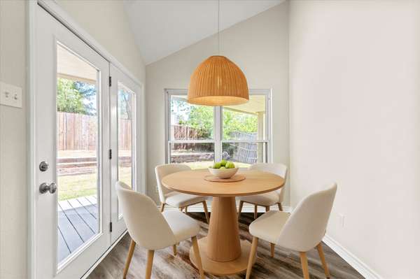 2027 Sancerre Ln, Carrollton, TX 75007-2212