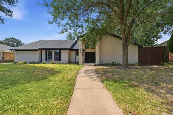 922 Thoreau Lane