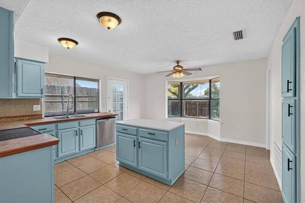 4114 Coryell Way, Mesquite, TX 75150