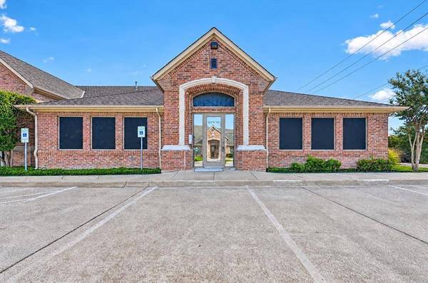 5208 Village Creek #102, Plano, TX 75093