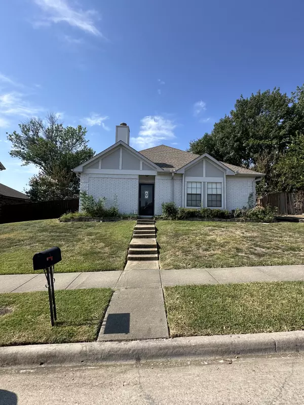 2230 Arbor Creek Dr, Carrollton, TX 75010-4053