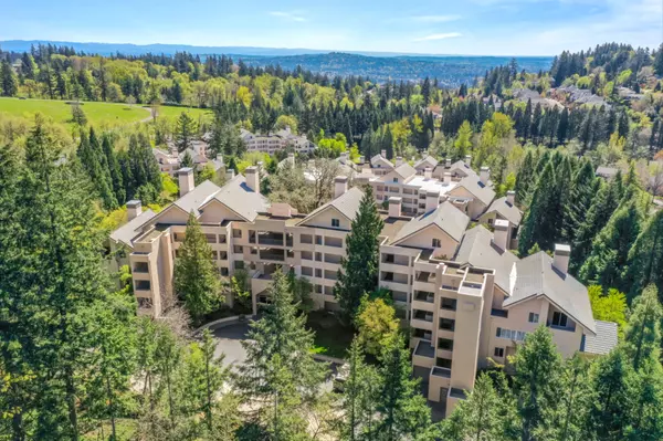 Discover the Quintet: A Peaceful Condo Retreat in Portland’s West Hills