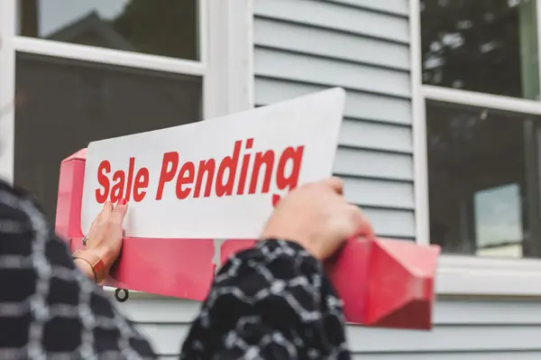 Pending Sale Meaning and Backup Offers in Oregon
