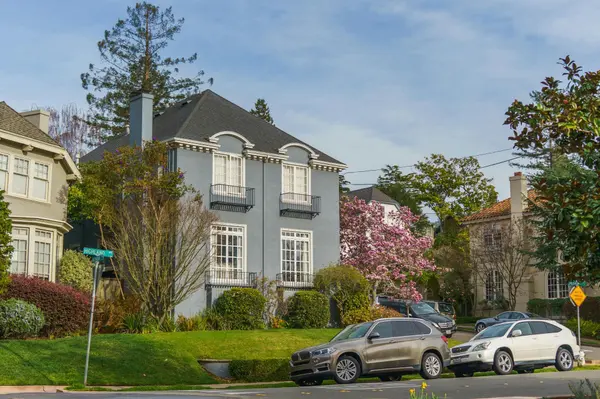 Is Canby a Buyer's Market or Seller's Market Right Now?