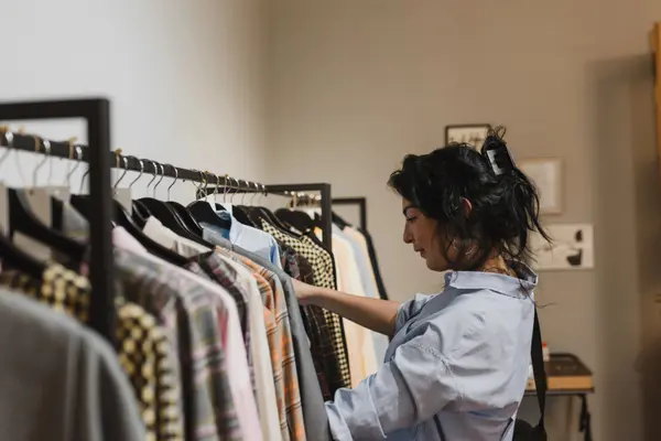 Label Envy Consignment Boutique in Downtown Canby